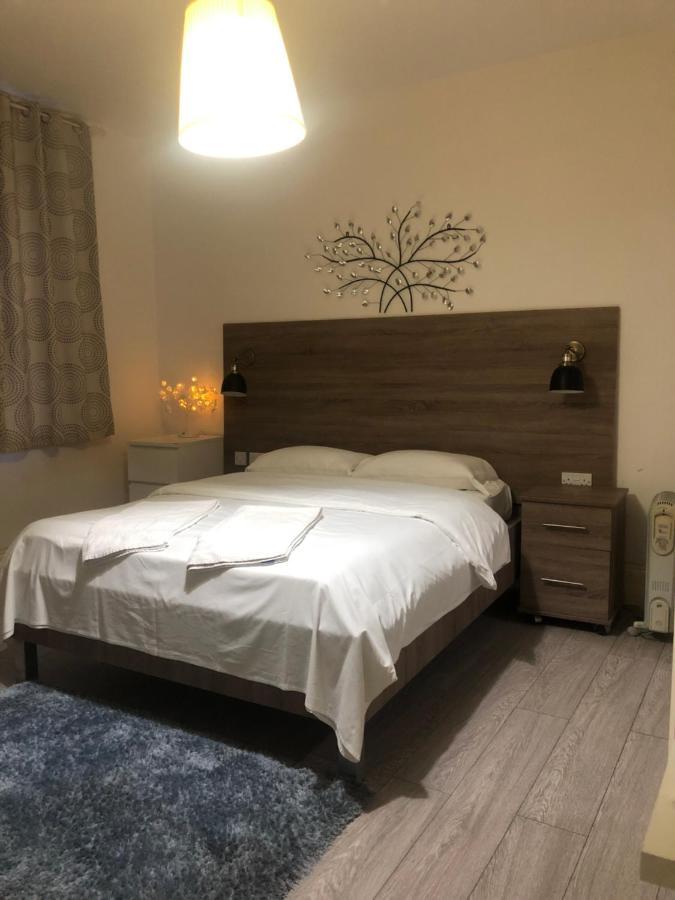 Oyo 94 Bricklane Studio Flats Hotel Londen Buitenkant foto